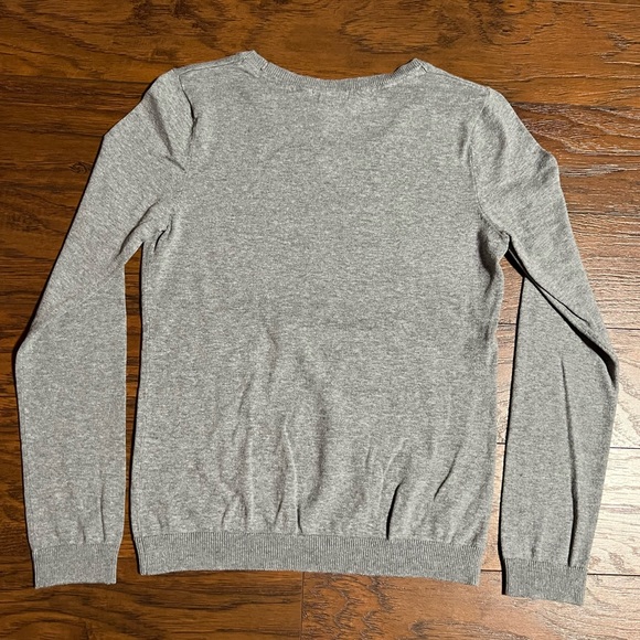 H&M basic sweater. - Picture 3 of 3